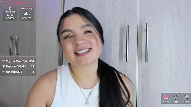 ValeriaOrtega online show from January 28, 2025, 6:07 pm