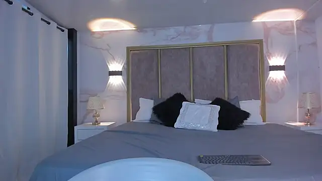 ValeriaOrtega online show from April 13, 2026, 11:37 am