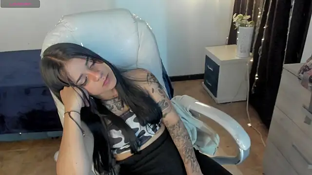 Snapshot of Nicole_Foxx_ chatting on February 28, 2025, 11:34 pm Nicole Foxx online show from February 28, 2025, 11:34 pm