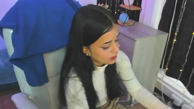 Snapshot of Nicole_Foxx_ chatting on March 16, 2025, 8:32 pm Nicole Foxx online show from March 16, 2025, 8:32 pm