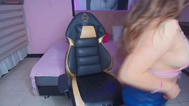 Kitten Cam online show from February 13, 2025, 12:54 pm