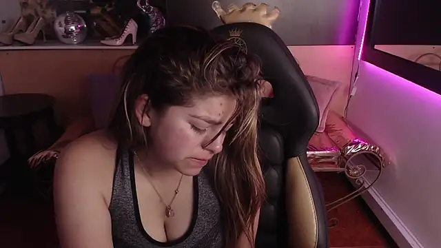 Kitten Cam online show from October 7, 2025, 3:04 am