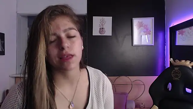 Kitten Cam online show from October 22, 2025, 3:18 am