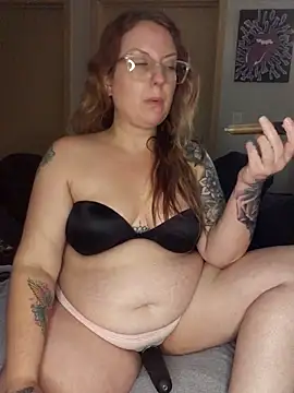 TattedMamaXOXO online show from September 8, 2025, 3:22 pm