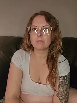 TattedMamaXOXO online show from November 24, 2025, 9:03 pm