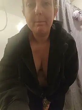 TattedMamaXOXO online show from April 6, 2026, 1:56 pm