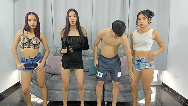 Snapshot of hotlittleones18 chatting on March 14, 2025, 7:12 pm hotlittleones18 online show from March 14, 2025, 7:12 pm