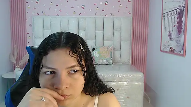 shalon diaz s online show from September 18, 2025, 1:02 pm