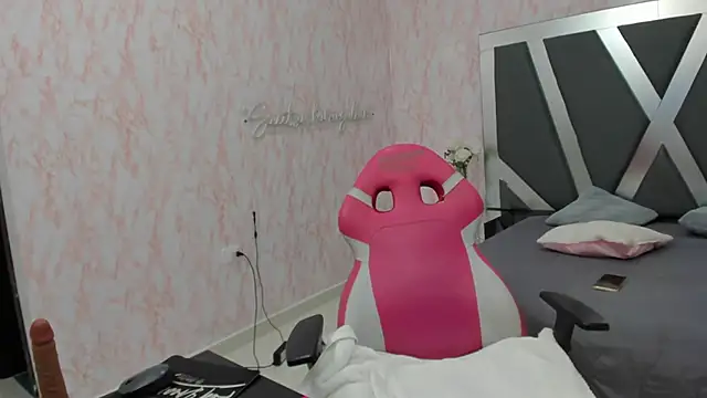 LIA SWAN  online show from February 23, 2025, 4:17 am