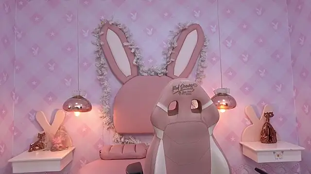 LIA SWAN  online show from September 18, 2025, 11:40 pm