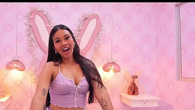 LIA SWAN  online show from October 28, 2025, 4:27 am