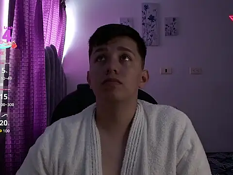 Alan red online show from September 8, 2025, 3:44 pm