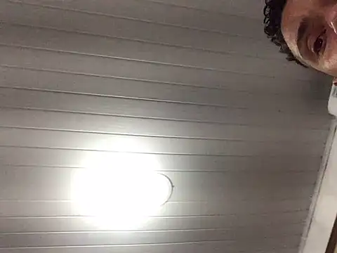 grossocalibre20 online show from March 3, 2025, 6:37 am