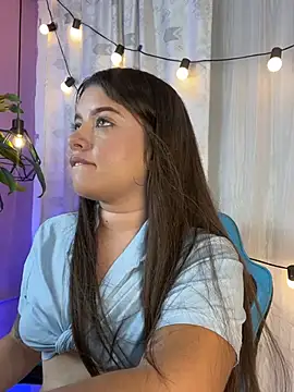 Lia little18 online show from May 21, 2026, 8:05 pm