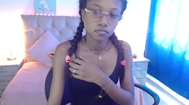 LITTLEDOLLHOT online show from January 24, 2025, 5:53 pm