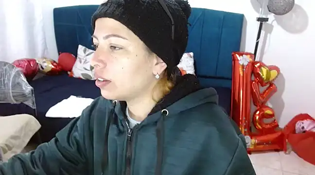 LITTLEDOLLHOT online show from February 20, 2025, 5:07 pm