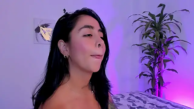 sophierooy22 online show from March 11, 2025, 7:58 pm