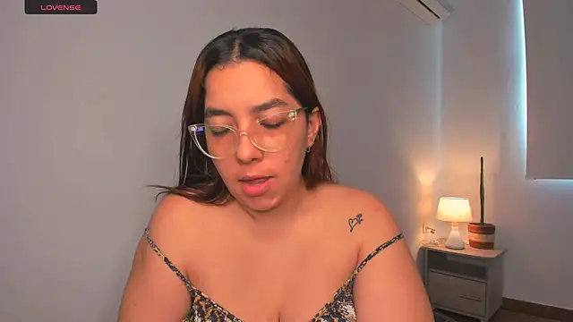 brithany olson25 online show from March 4, 2025, 3:59 pm