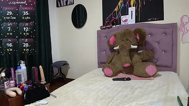 Emmie Hot online show from September 26, 2025, 12:09 pm