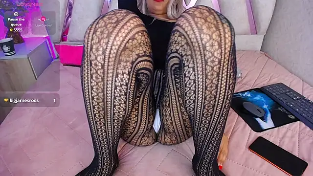 Sophia waalker  1 online show from January 30, 2025, 2:04 pm