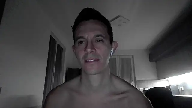 Snapshot of Masterclassyfeet chatting on March 15, 2025, 12:15 am Masterclassyfeet online show from March 15, 2025, 12:15 am