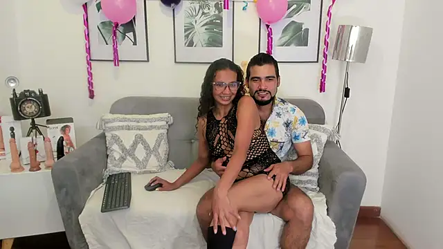 Snapshot of luxurycoupl chatting on February 11, 2025, 3:40 am luxurycoupl online show from February 11, 2025, 3:40 am