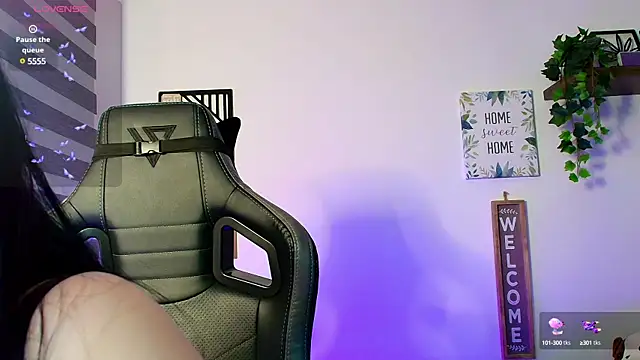 Snapshot of love_sharol_ chatting on February 24, 2025, 1:02 am love sharol online show from February 24, 2025, 1:02 am