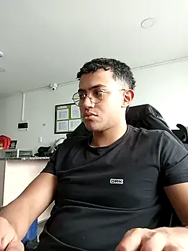 Snapshot of Thonny-becker chatting on February 9, 2025, 5:22 pm Thonny-becker online show from February 9, 2025, 5:22 pm