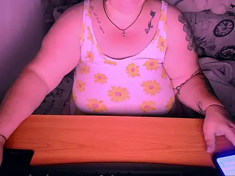 Snapshot of mayamayx chatting on September 21, 2025, 6:20 pm mayamayx online show from September 21, 2025, 6:20 pm