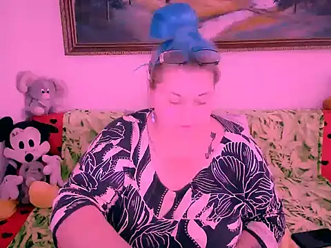 Snapshot of mayamayx chatting on October 17, 2025, 11:02 am mayamayx online show from October 17, 2025, 11:02 am