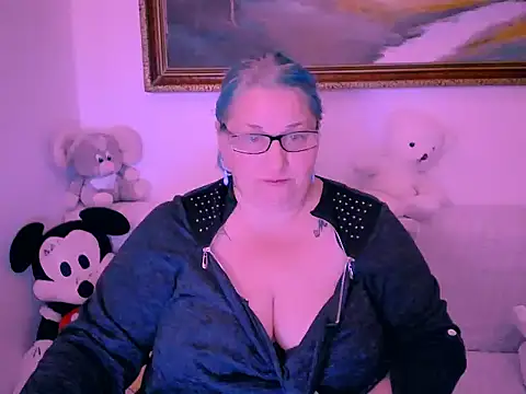 Snapshot of mayamayx chatting on November 1, 2025, 9:28 pm mayamayx online show from November 1, 2025, 9:28 pm