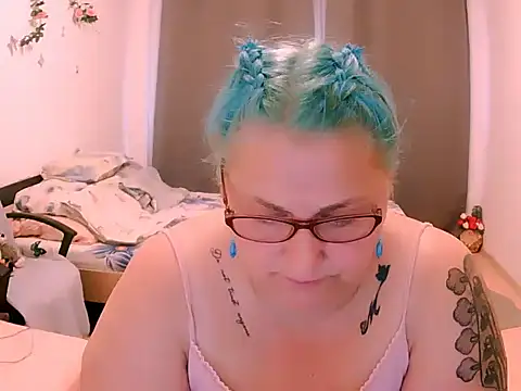 Snapshot of mayamayx chatting on July 5, 2026, 4:03 pm mayamayx online show from July 5, 2026, 4:03 pm