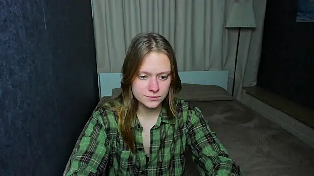 Snapshot of TessaSwans chatting on January 29, 2025, 7:11 pm TessaSwans online show from January 29, 2025, 7:11 pm