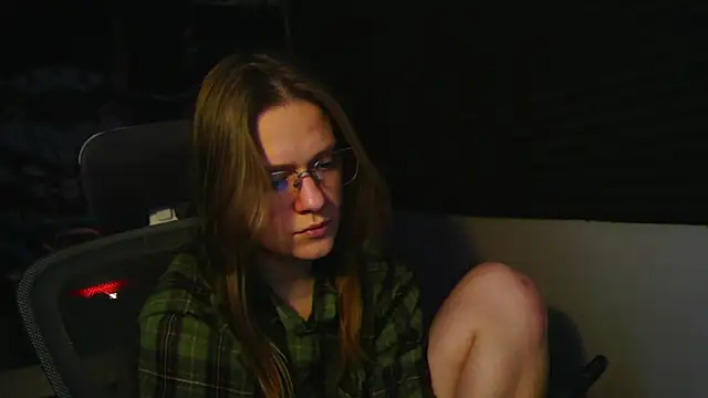 Snapshot of TessaSwans chatting on January 31, 2025, 10:21 pm TessaSwans online show from January 31, 2025, 10:21 pm