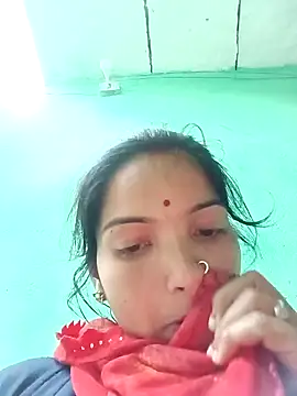 Snapshot of Bhuvi_Bedi chatting on February 1, 2025, 12:16 pm Bhuvi Bedi online show from February 1, 2025, 12:16 pm