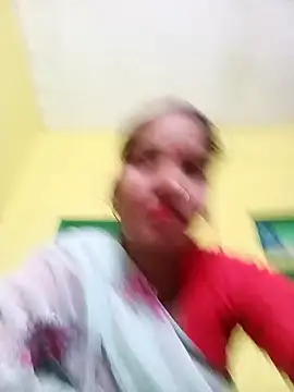 Snapshot of Bhuvi_Bedi chatting on February 2, 2025, 6:15 am Bhuvi Bedi online show from February 2, 2025, 6:15 am