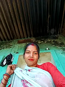 Snapshot of Bhuvi_Bedi chatting on February 8, 2025, 6:22 am Bhuvi Bedi online show from February 8, 2025, 6:22 am