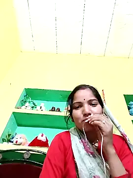 Snapshot of Bhuvi_Bedi chatting on February 8, 2025, 12:28 pm Bhuvi Bedi online show from February 8, 2025, 12:28 pm