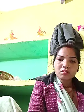 Snapshot of Bhuvi_Bedi chatting on February 10, 2025, 2:48 pm Bhuvi Bedi online show from February 10, 2025, 2:48 pm
