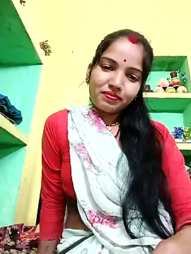 Snapshot of Bhuvi_Bedi chatting on February 12, 2025, 6:29 am Bhuvi Bedi online show from February 12, 2025, 6:29 am