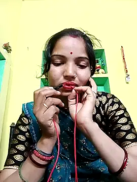 Snapshot of Bhuvi_Bedi chatting on February 12, 2025, 3:38 pm Bhuvi Bedi online show from February 12, 2025, 3:38 pm