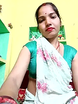 Snapshot of Bhuvi_Bedi chatting on February 16, 2025, 7:04 am Bhuvi Bedi online show from February 16, 2025, 7:04 am