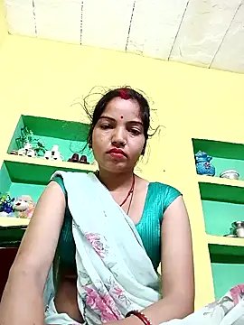 Snapshot of Bhuvi_Bedi chatting on February 16, 2025, 9:27 pm Bhuvi Bedi online show from February 16, 2025, 9:27 pm