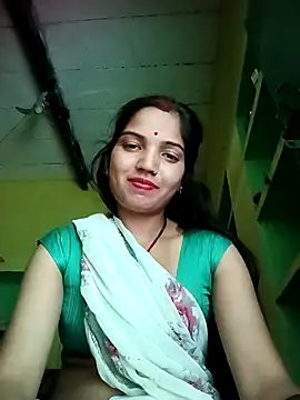 Snapshot of Bhuvi_Bedi chatting on February 18, 2025, 8:49 am Bhuvi Bedi online show from February 18, 2025, 8:49 am