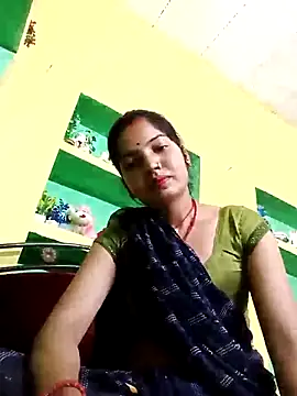 Snapshot of Bhuvi_Bedi chatting on February 22, 2025, 4:51 pm Bhuvi Bedi online show from February 22, 2025, 4:51 pm