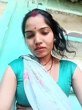 Snapshot of Bhuvi_Bedi chatting on February 23, 2025, 9:11 am Bhuvi Bedi online show from February 23, 2025, 9:11 am