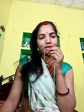 Snapshot of Bhuvi_Bedi chatting on February 25, 2025, 5:19 am Bhuvi Bedi online show from February 25, 2025, 5:19 am
