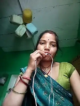 Snapshot of Bhuvi_Bedi chatting on February 26, 2025, 7:09 am Bhuvi Bedi online show from February 26, 2025, 7:09 am