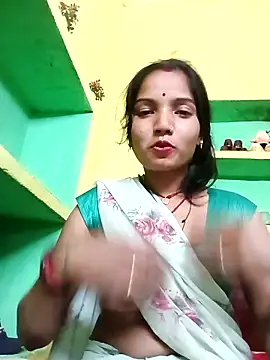Snapshot of Bhuvi_Bedi chatting on February 27, 2025, 3:15 pm Bhuvi Bedi online show from February 27, 2025, 3:15 pm
