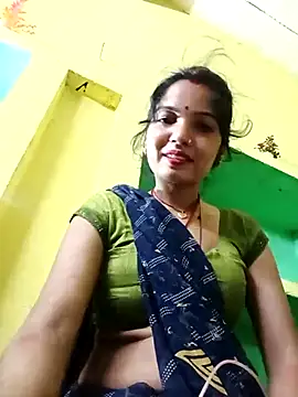 Snapshot of Bhuvi_Bedi chatting on February 28, 2025, 11:23 pm Bhuvi Bedi online show from February 28, 2025, 11:23 pm
